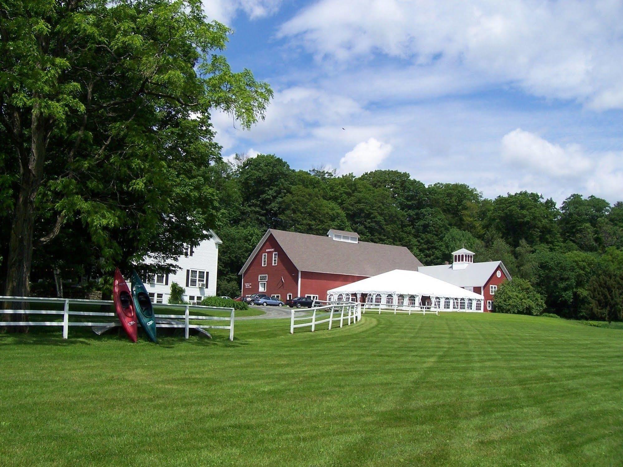 The Quechee Inn At Marshland Farm Экстерьер фото